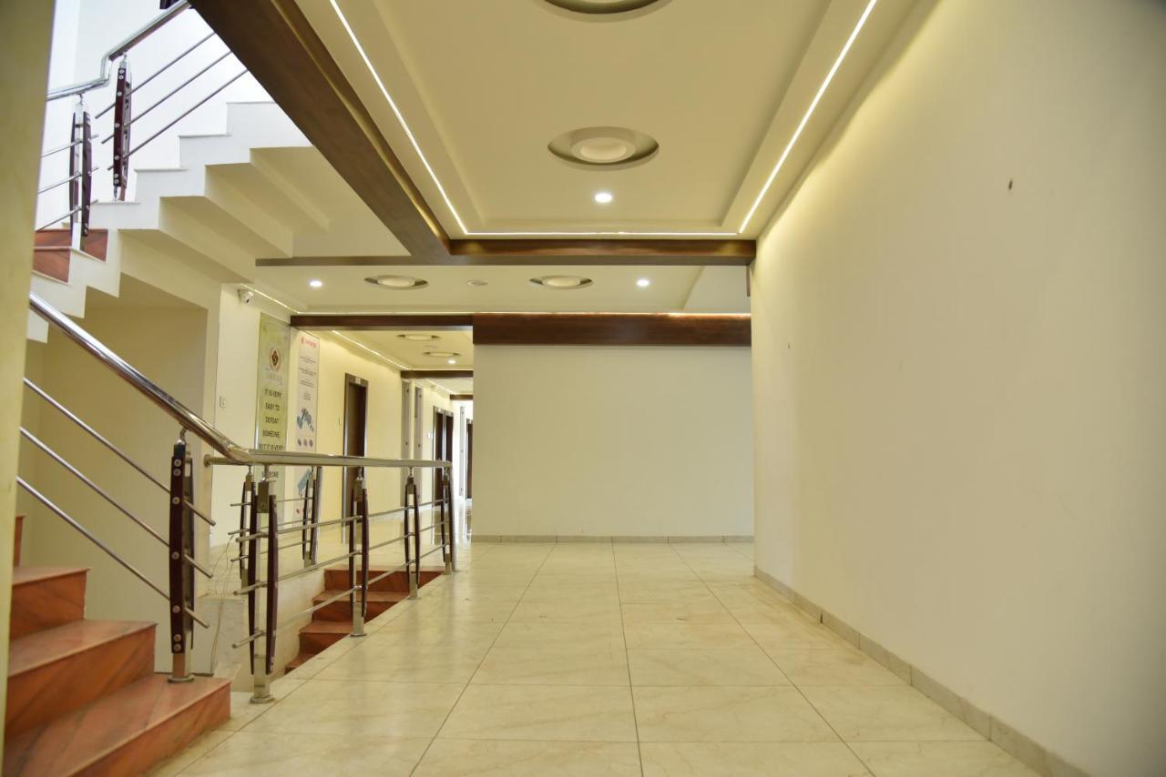 Hotel Savera Inn Morbi 외부 사진