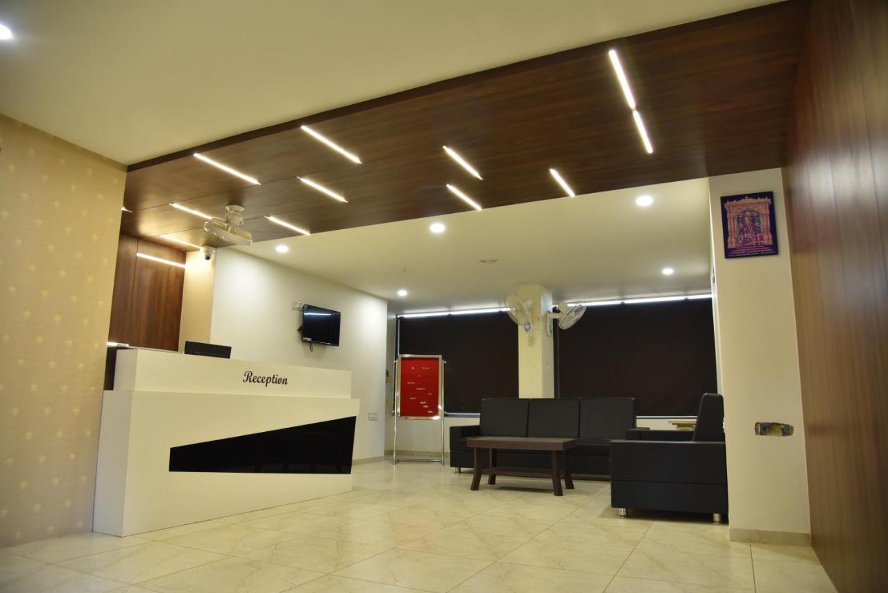 Hotel Savera Inn Morbi 외부 사진