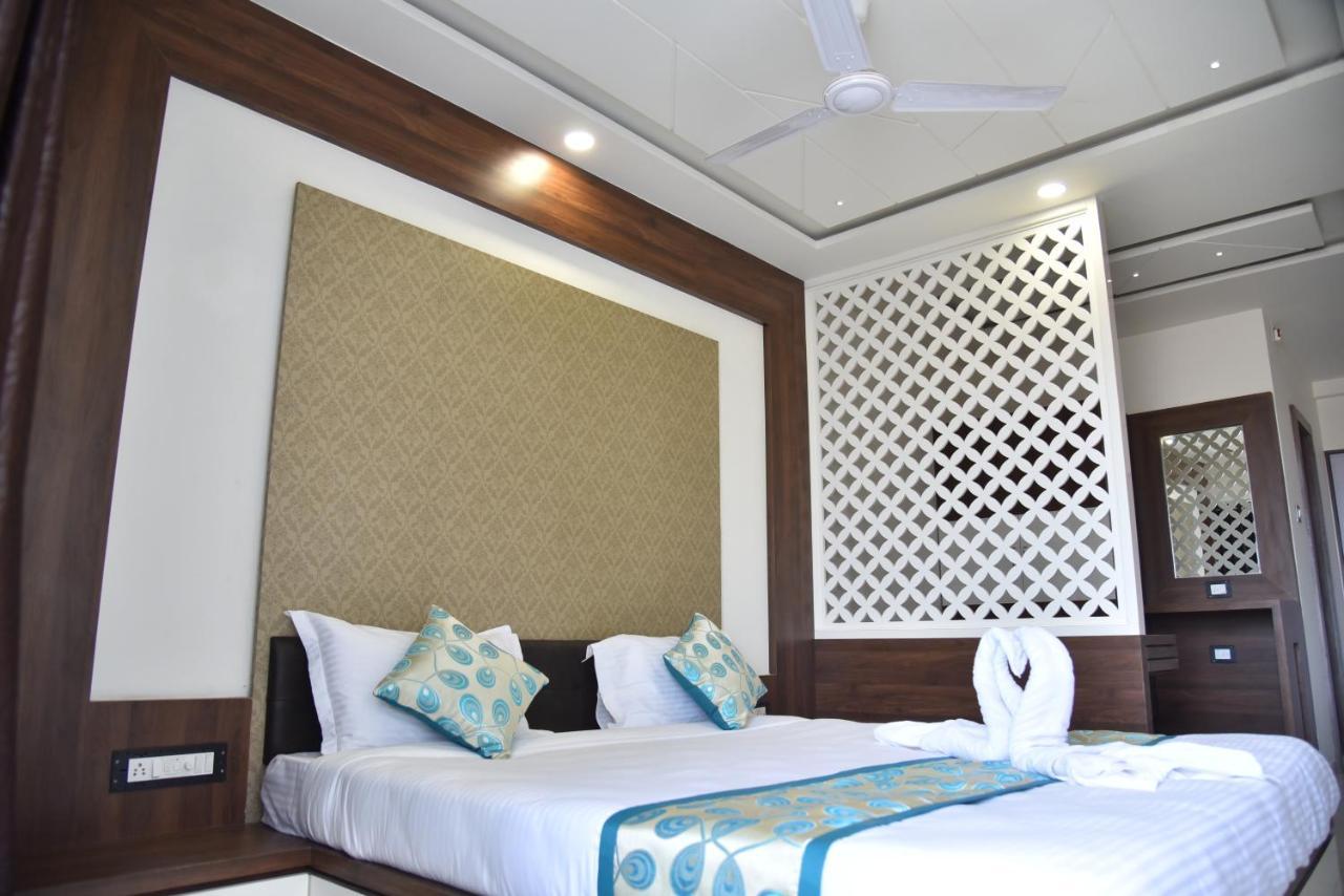 Hotel Savera Inn Morbi 외부 사진