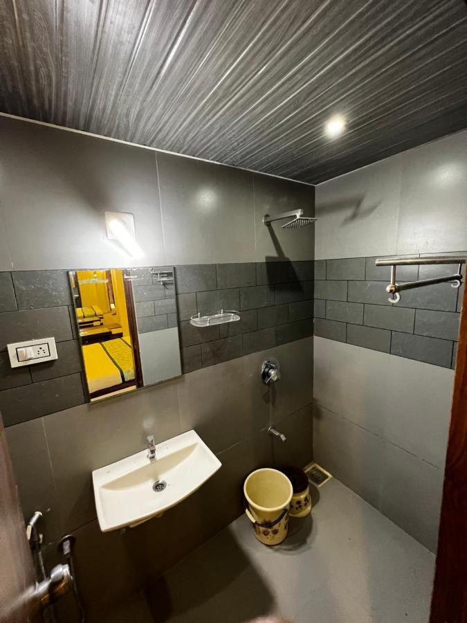 Hotel Savera Inn Morbi 외부 사진