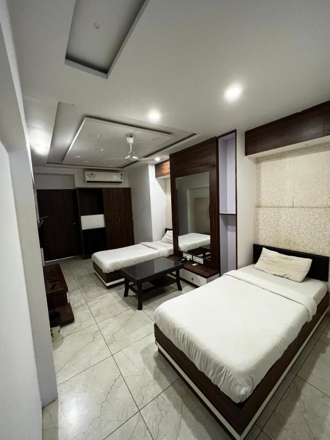 Hotel Savera Inn Morbi 외부 사진