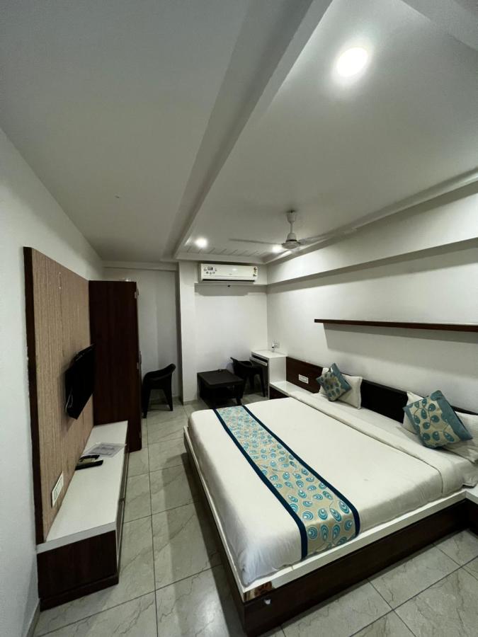 Hotel Savera Inn Morbi 외부 사진