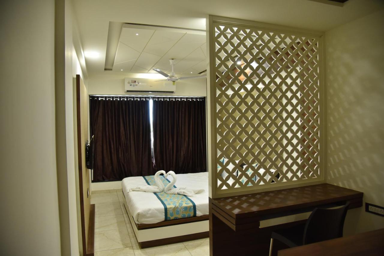 Hotel Savera Inn Morbi 외부 사진