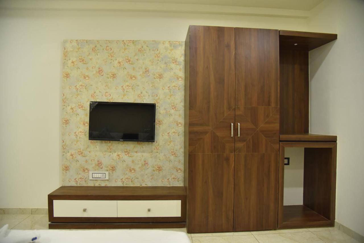 Hotel Savera Inn Morbi 외부 사진