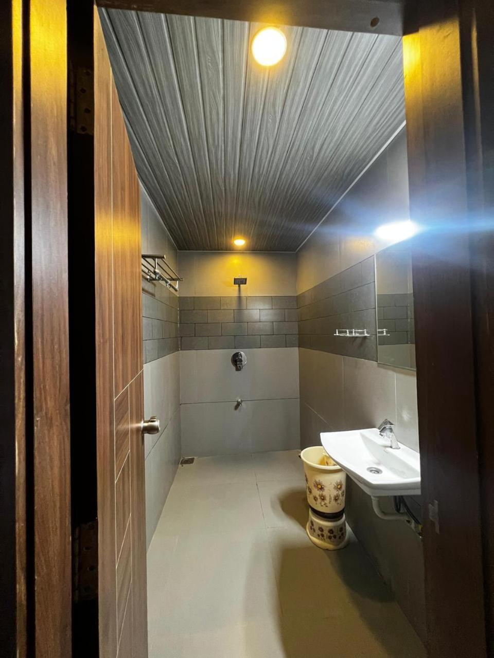 Hotel Savera Inn Morbi 외부 사진